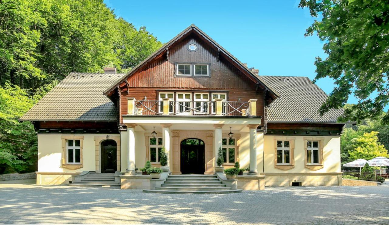Hotel "Dworek Lesniczowka" Wodzisław Śląski Bagian luar foto