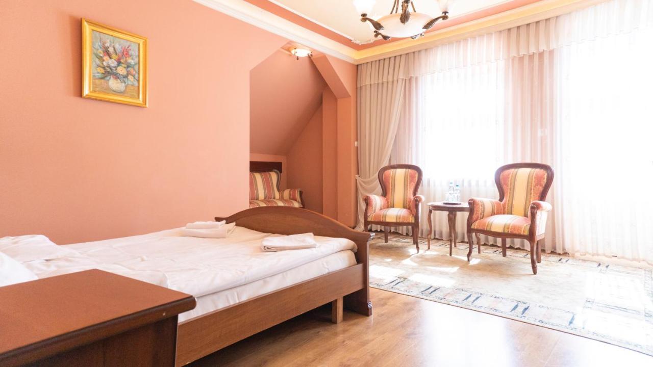 Hotel "Dworek Lesniczowka" Wodzisław Śląski Bagian luar foto