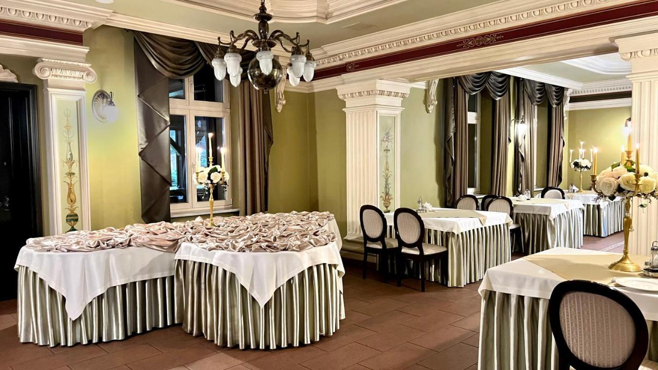 Hotel "Dworek Lesniczowka" Wodzisław Śląski Bagian luar foto