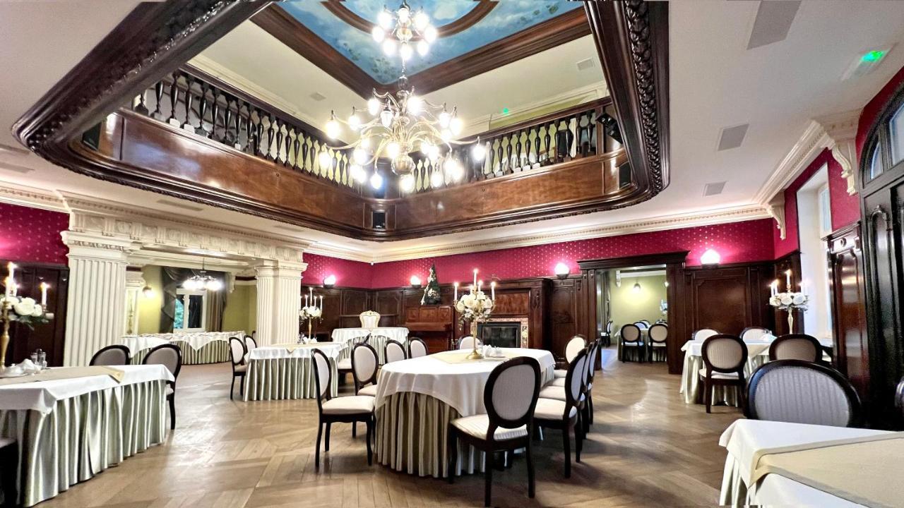Hotel "Dworek Lesniczowka" Wodzisław Śląski Bagian luar foto