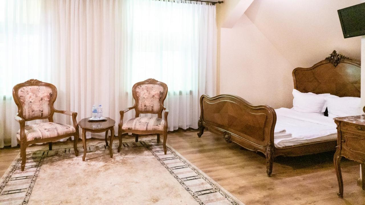Hotel "Dworek Lesniczowka" Wodzisław Śląski Bagian luar foto