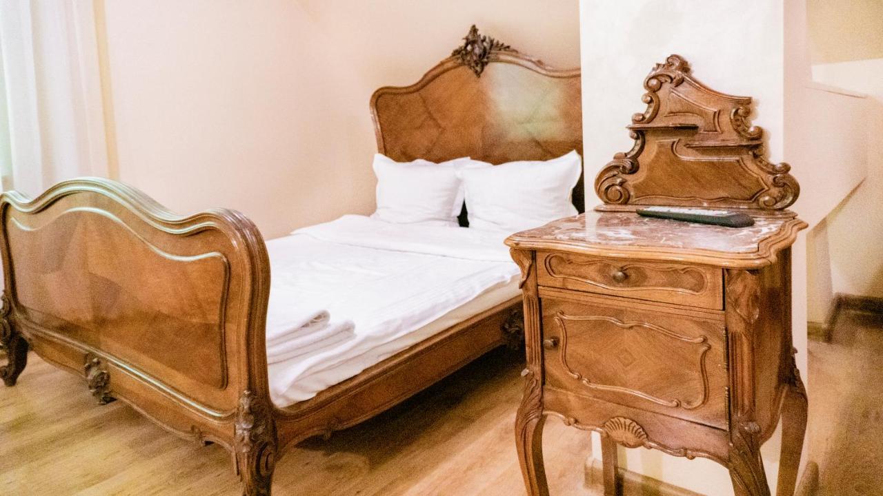 Hotel "Dworek Lesniczowka" Wodzisław Śląski Bagian luar foto