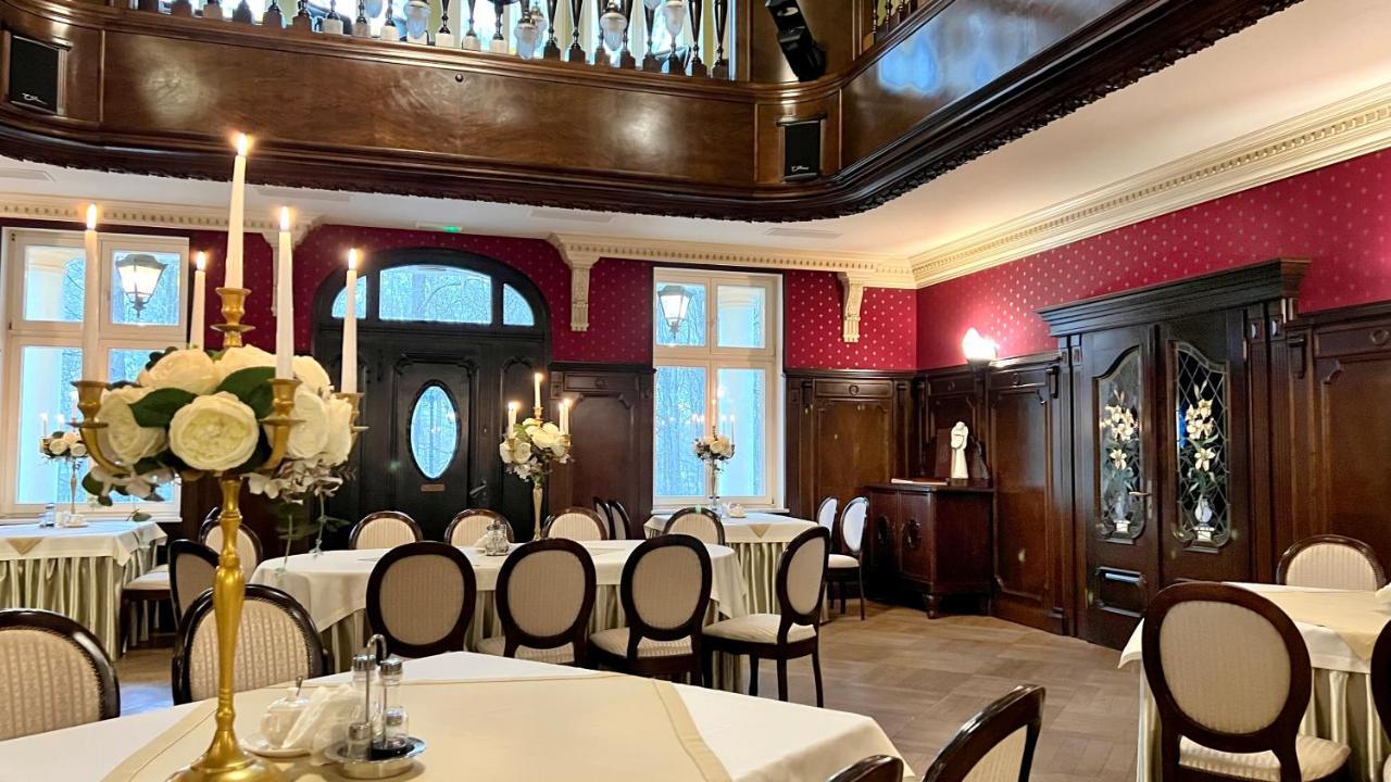 Hotel "Dworek Lesniczowka" Wodzisław Śląski Bagian luar foto