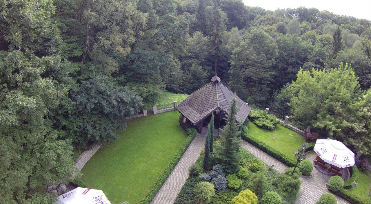 Hotel "Dworek Lesniczowka" Wodzisław Śląski Bagian luar foto