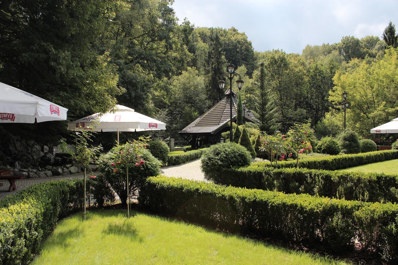 Hotel "Dworek Lesniczowka" Wodzisław Śląski Bagian luar foto