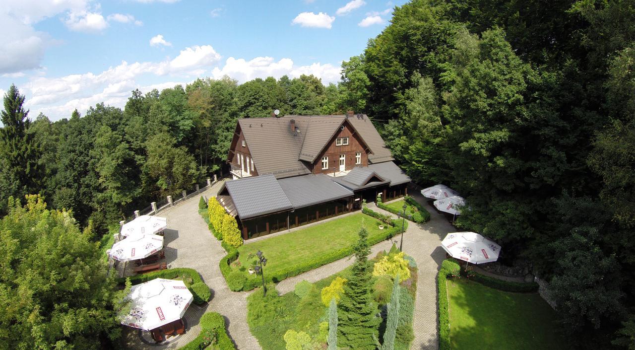 Hotel "Dworek Lesniczowka" Wodzisław Śląski Bagian luar foto