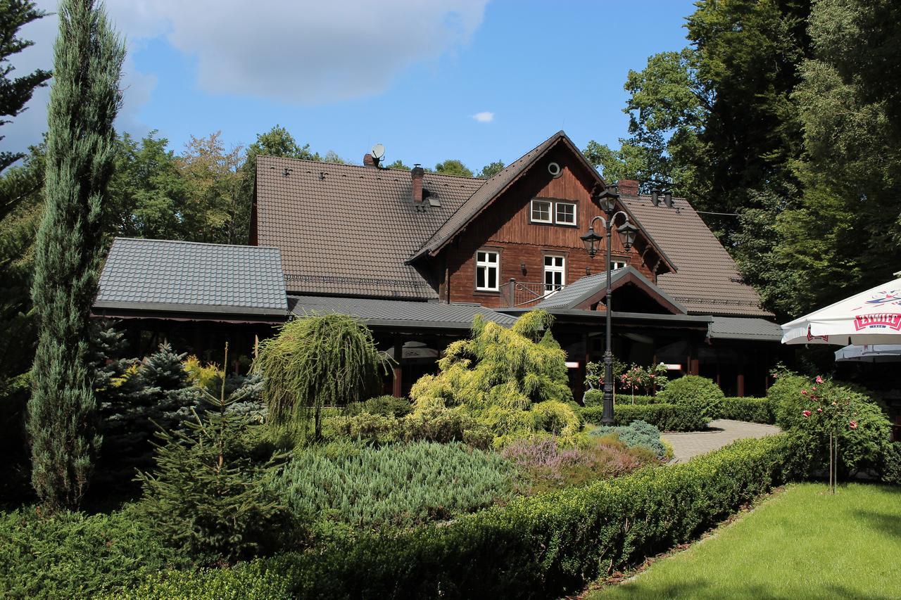 Hotel "Dworek Lesniczowka" Wodzisław Śląski Bagian luar foto